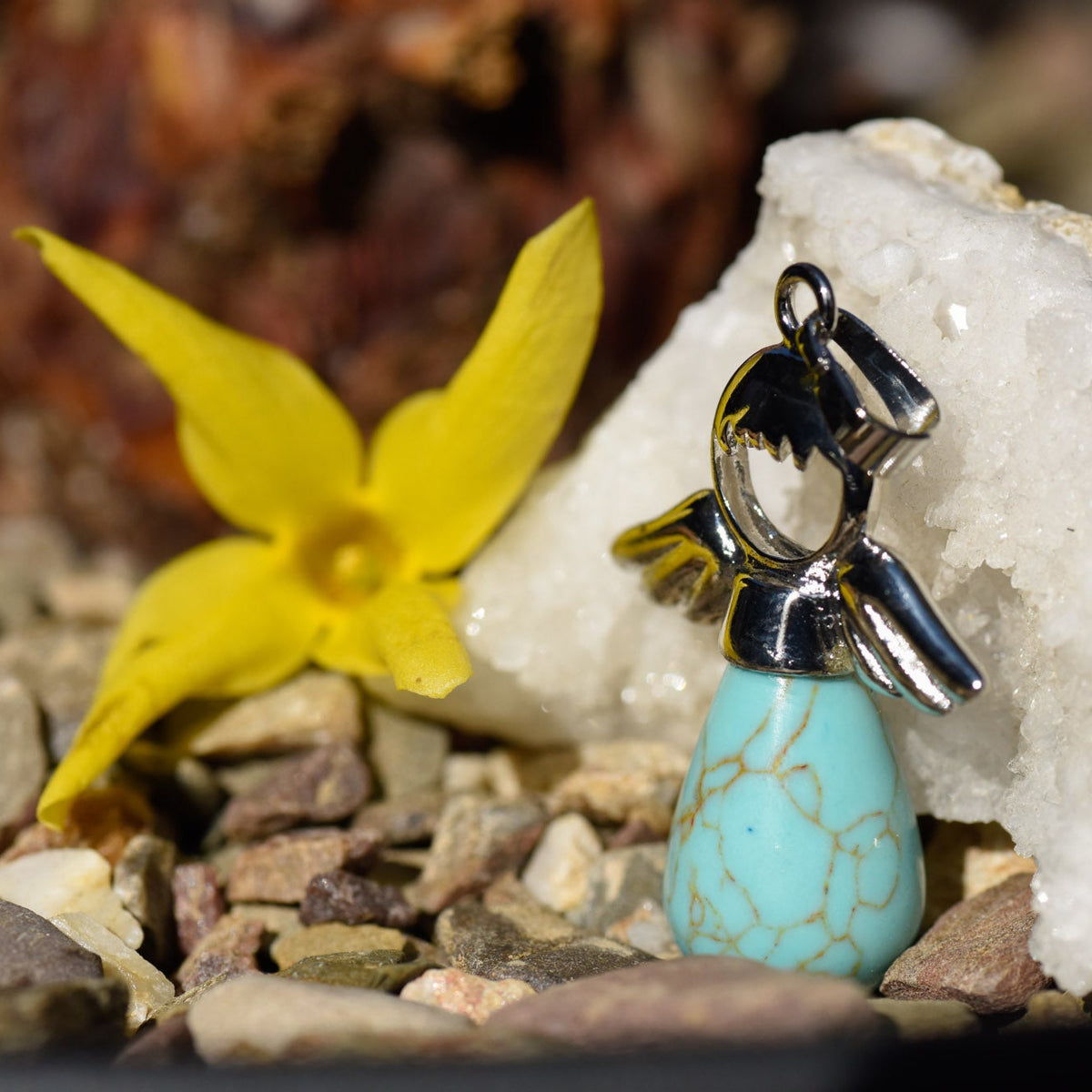Anhänger, Heilstein in Tropfenform, Metallfassung mit Engelkopf und Flügel, Türkis, alternative Methoden, Steinschmuck