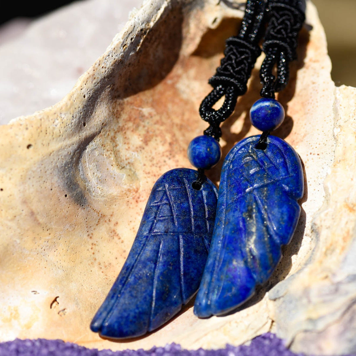 Halskette, Band mit Anhänger, Heilstein in Form von Engelsflügel, Lapislazuli, alternative Methode, Steinschmuck