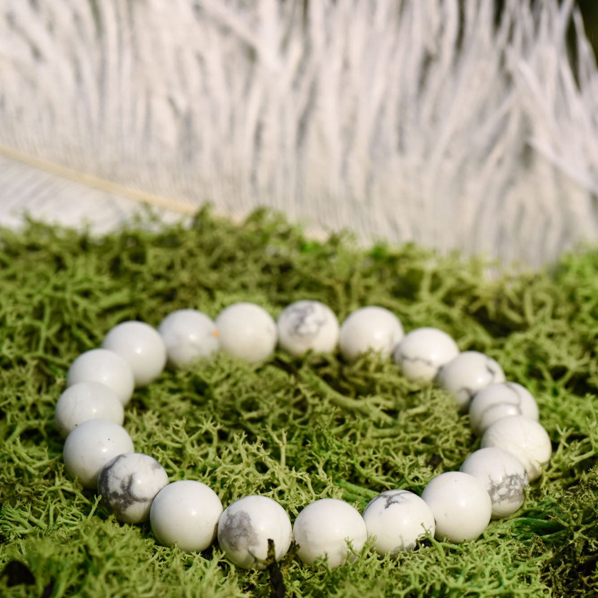 Armband, Heilsteine, Perlen, weißer Türkis, alternative Methoden, Steinschmuck