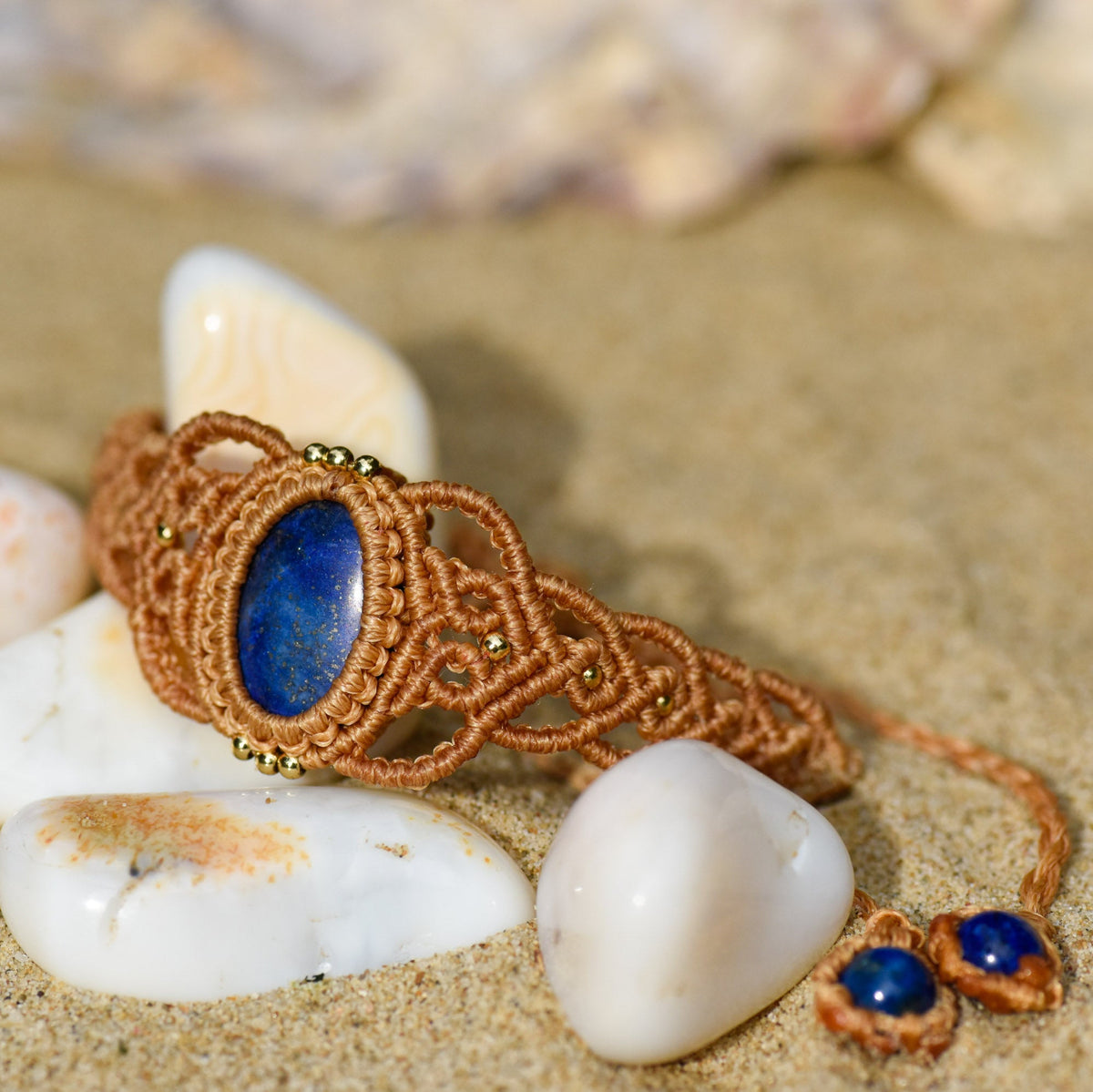 Armband geknüpft, Makramee, Heilstein, Lapis Lazuli, verstellbar, alternative Methoden, Steinschmuck