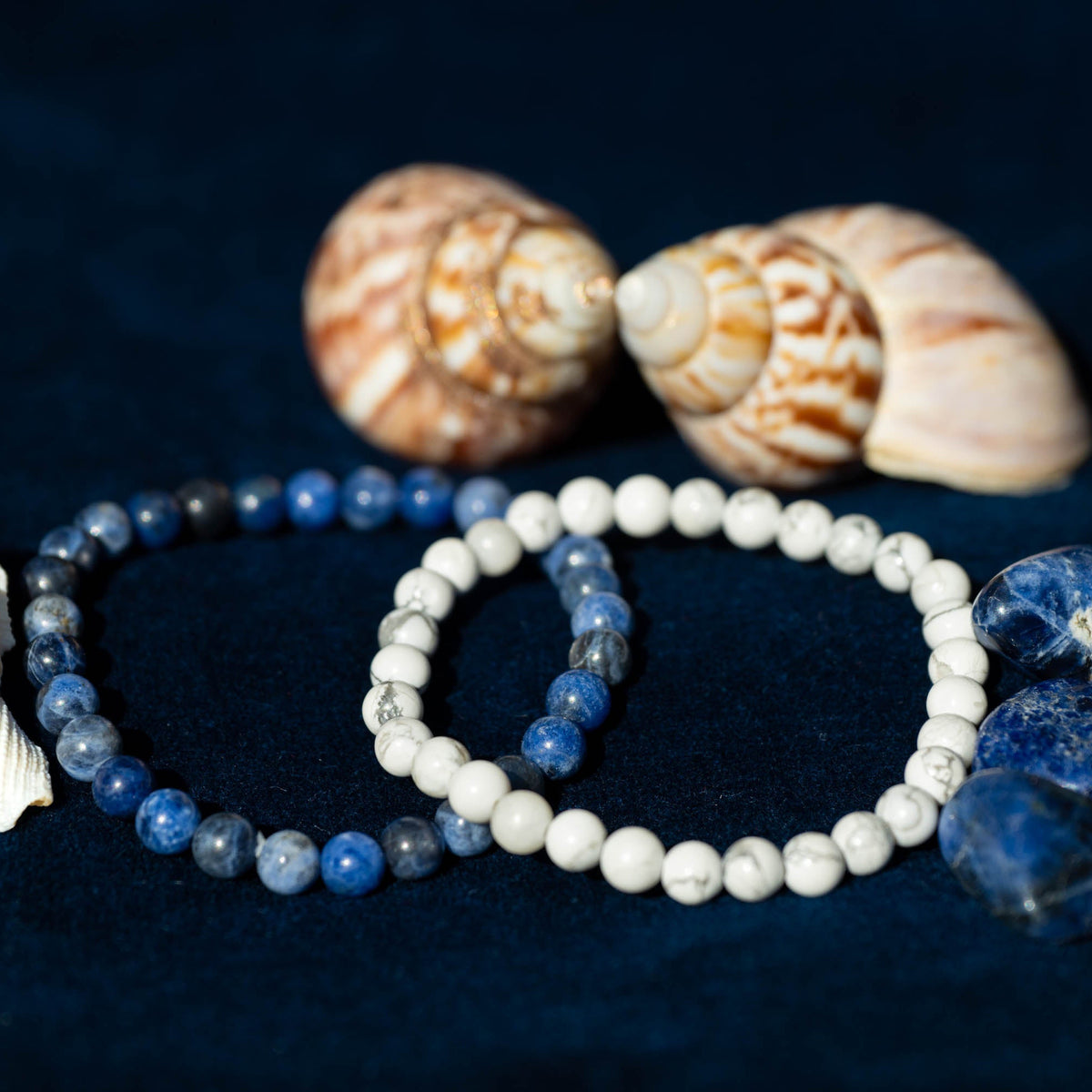 Armband - Kombination, Heilsteine, Steinschmuck, Sodalith, weißer Türkis, Perlen, alternative Methoden