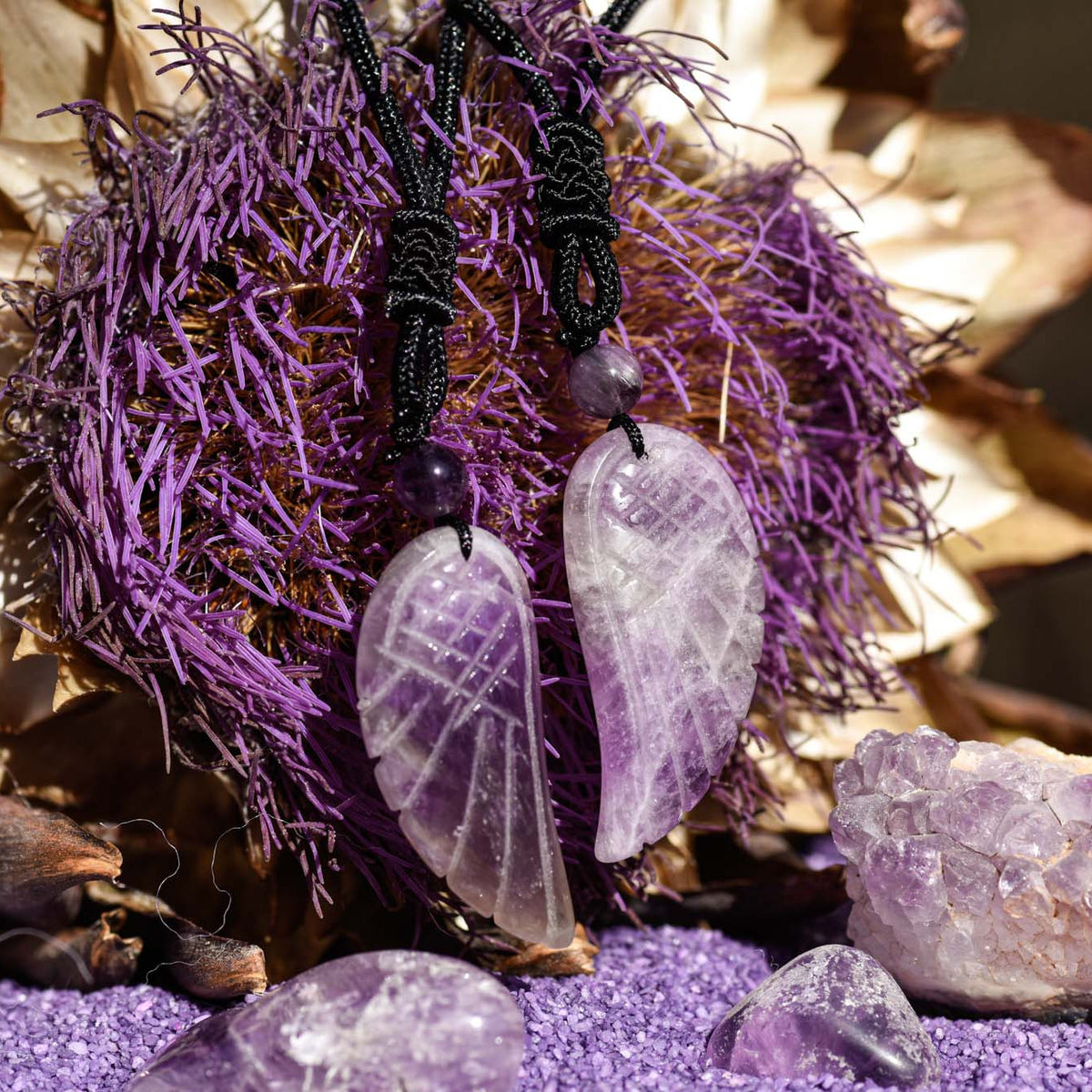 Halskette, Band mit Anhänger, Heilstein in Form von Engelsflügel, Amethyst, alternative Methode, Steinschmuck