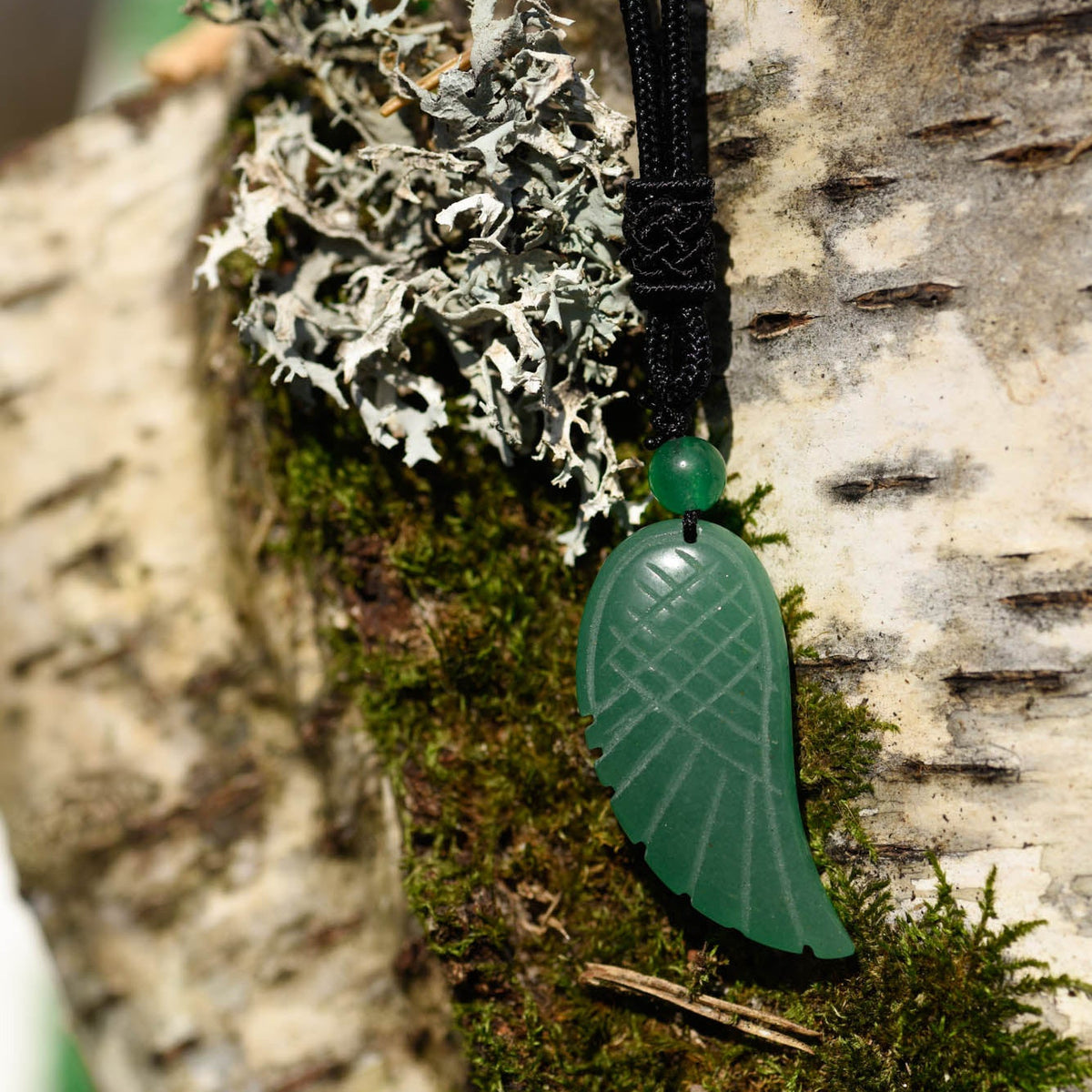 Halskette, Band mit Anhänger, Heilstein in Form von Engelsflügel, grüner Aventurin, alternative Methode, Steinschmuck