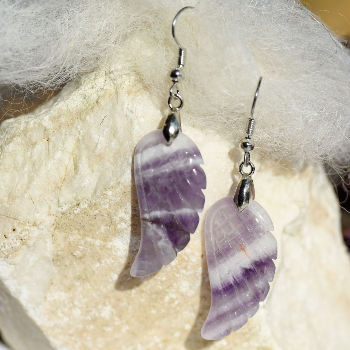 Ohrringe, Haken, Heilstein in Form von Engelsflügeln, Amethyst, alternative Methoden, Steinschmuck
