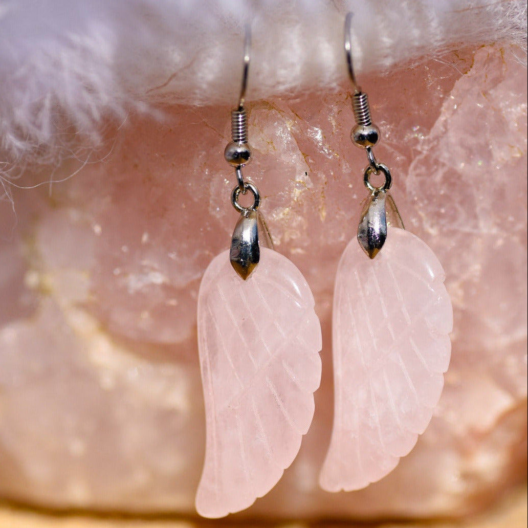 Ohrringe, Haken, Heilstein in Form von Engelsflügeln, Rosenquarz, alternative Methoden, Steinschmuck