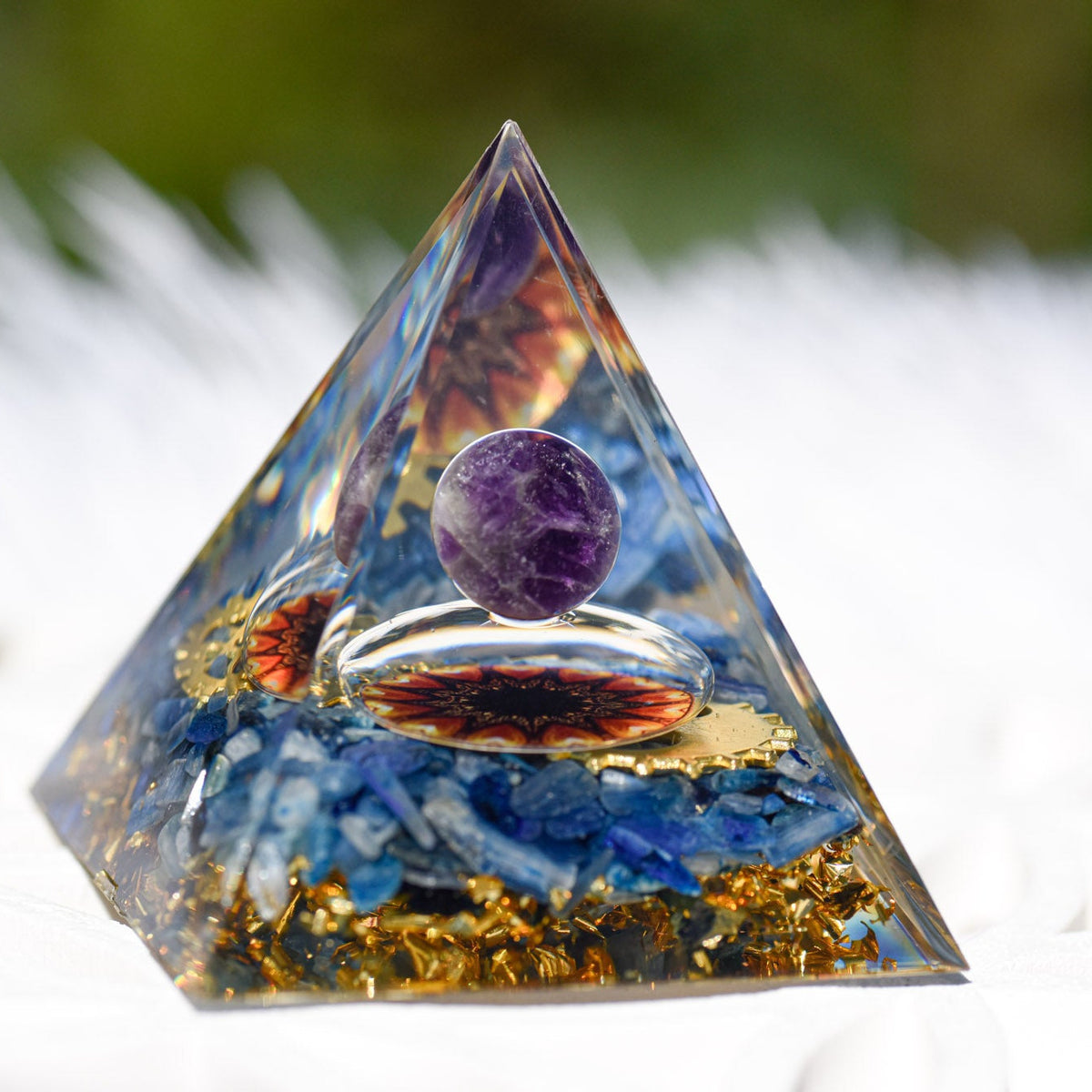 Pyramide aus Epoxidharz, Heilsteinkugel aus Amethyst, Sonnen Symbol, Schutz vor Elektrosmog, alternative Methoden