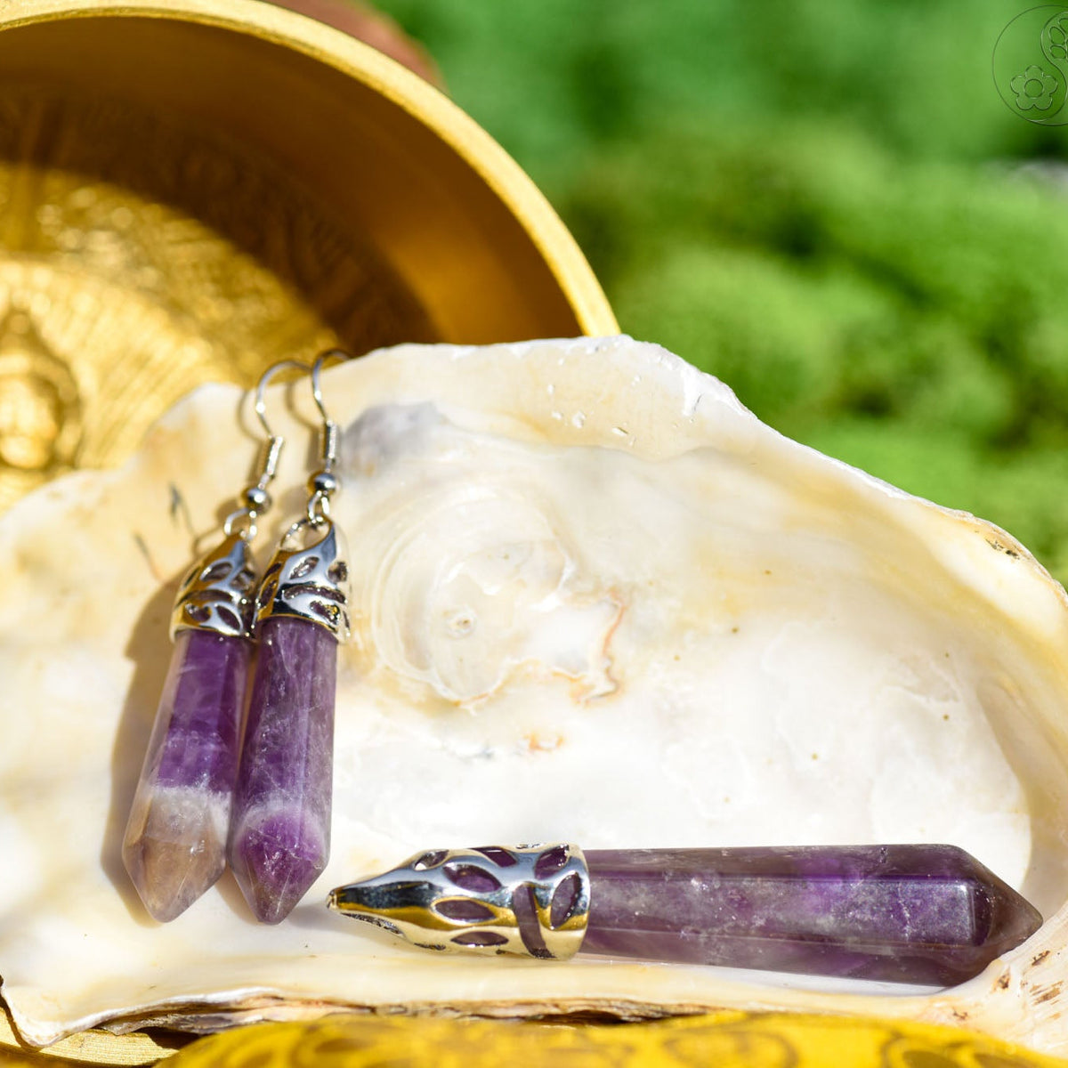Anhänger, Ohrringe mit Haken, Metallfassung, Heilstein in Kristallform, Amethyst, alternative Methoden, Steinschmuck