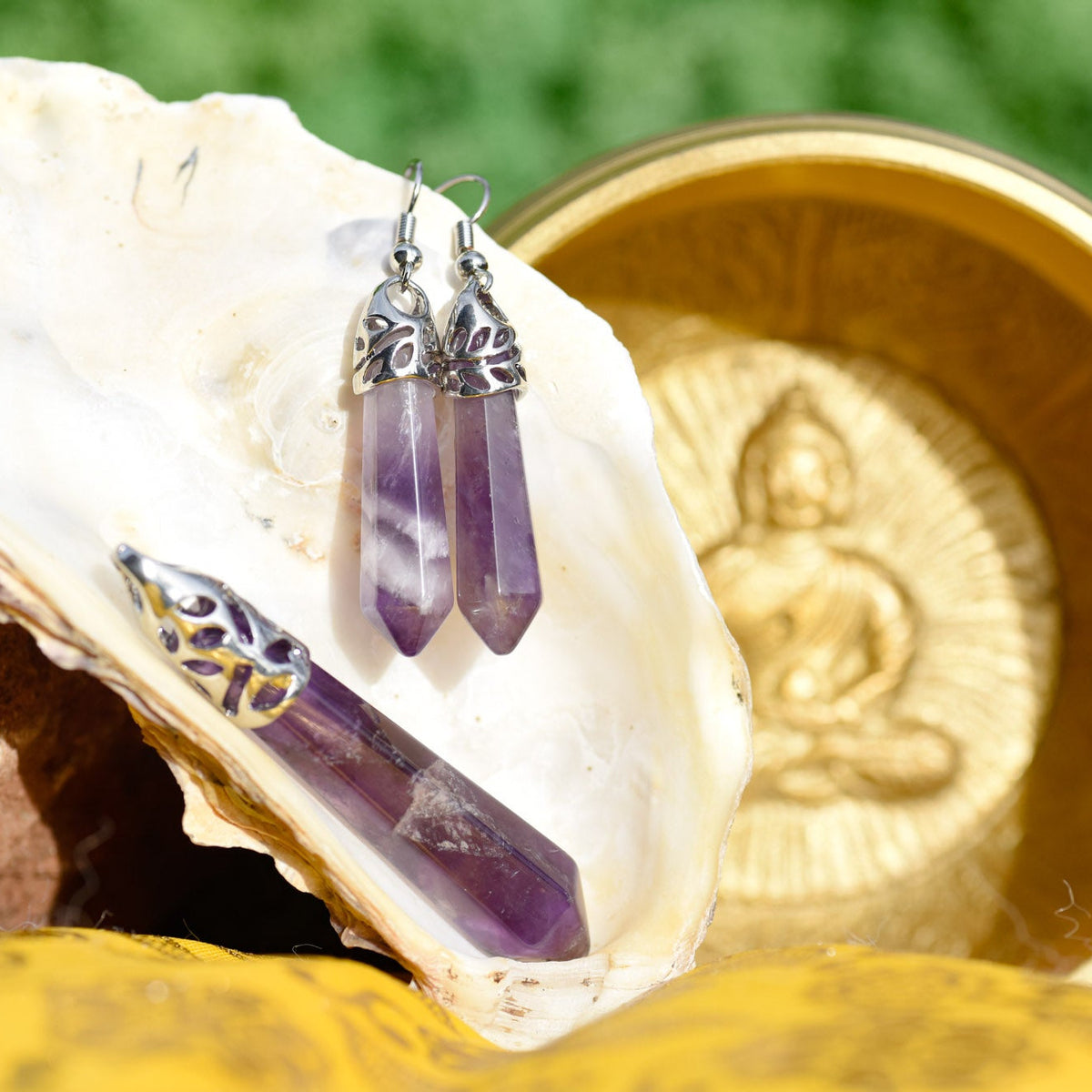 Anhänger, Ohrringe mit Haken, Metallfassung, Heilstein in Kristallform, Amethyst, alternative Methoden, Steinschmuck